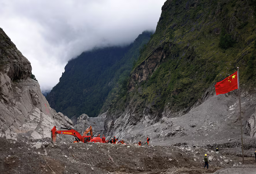 No trace of the 5-storey Chinese Customs Buildinmg at Gyirong, at Chinese-occupied Tibets