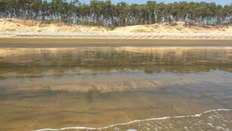 Sea beach at Junput